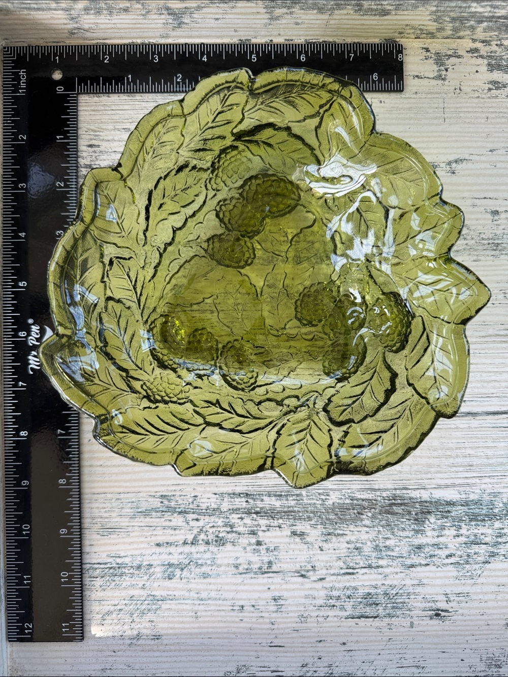 VTG MCM Indiana Glass 7” Triangular Green Loganberry Candy Dish - Picture 2 of 4
